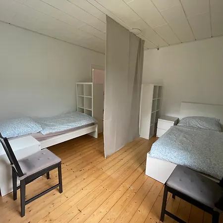 Monteurwohnung, Handwerkerwohnung Neu Mit 4 Schlafzimmern Und Garten