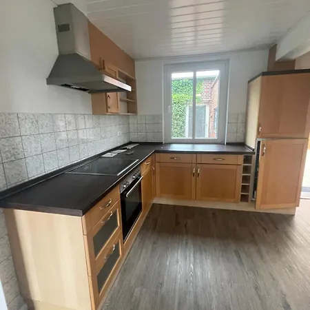 Monteurwohnung, Handwerkerwohnung Neu Mit 4 Schlafzimmern Und Garten *